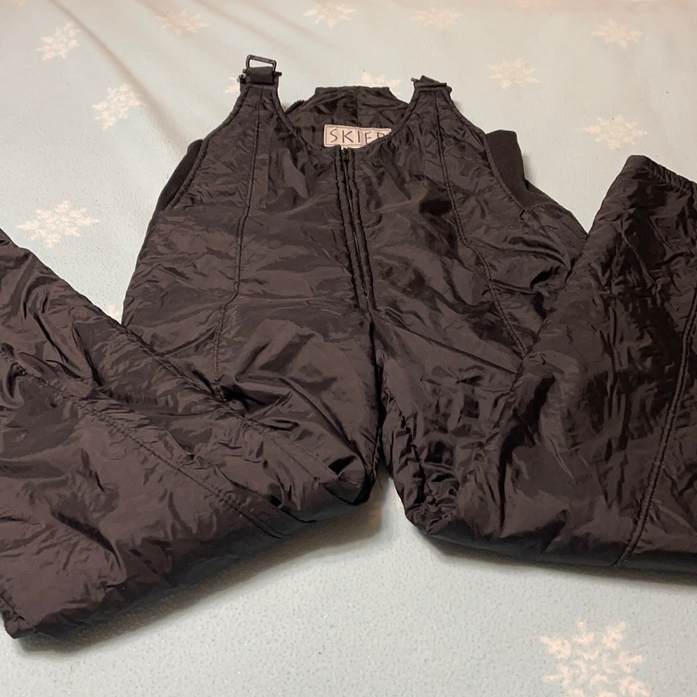 Skier brand ladies SM S (8)ski Bibs for snow one piece.Runs Small,like a sz 6